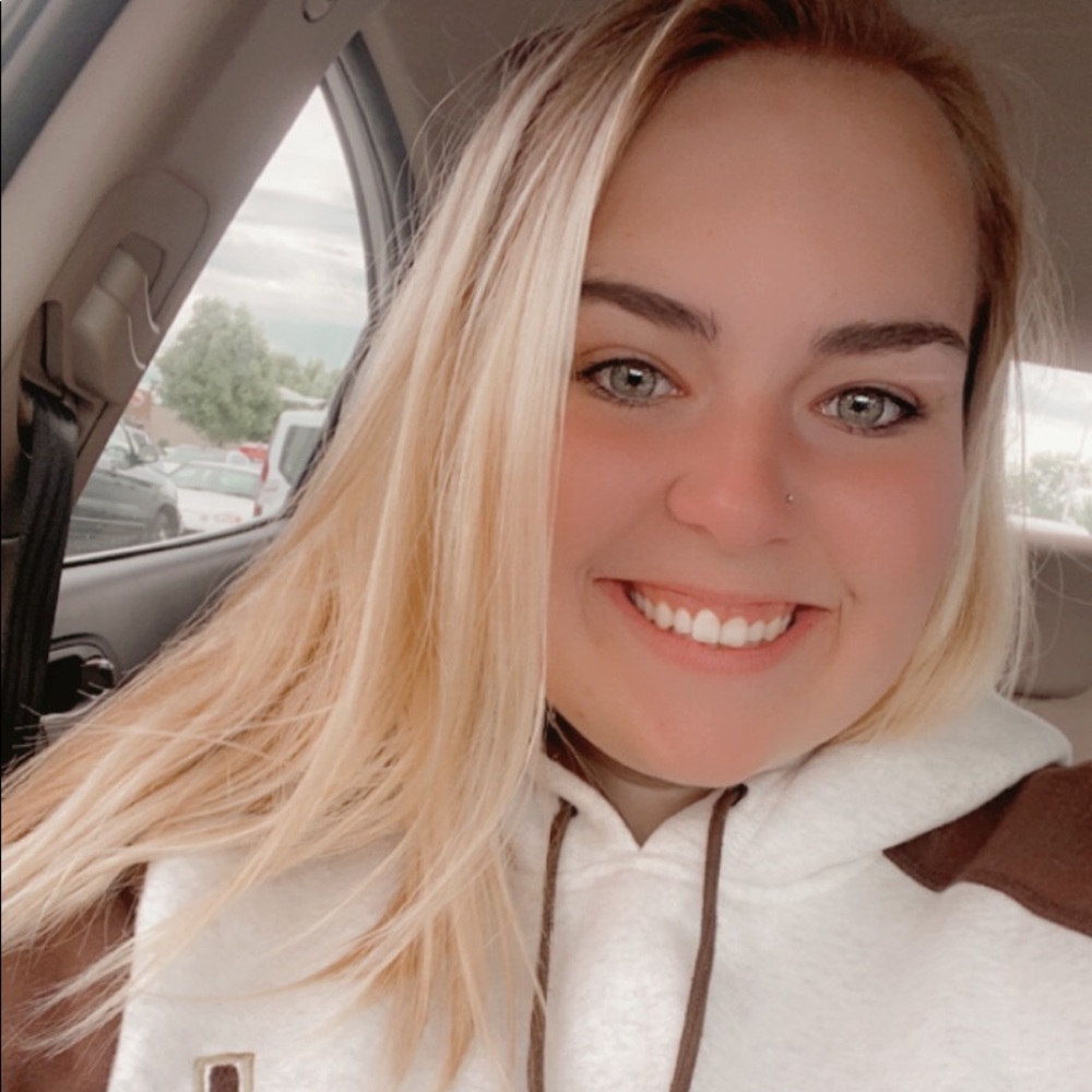 Meet your Posher, Ariana